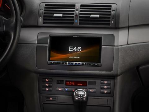 iLX-705E46_BMW-E46_car-stereo-opening-screen